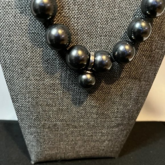 Vintage Dark Gray Pearl Necklace and Bracelet Set - Picture 3 of 4